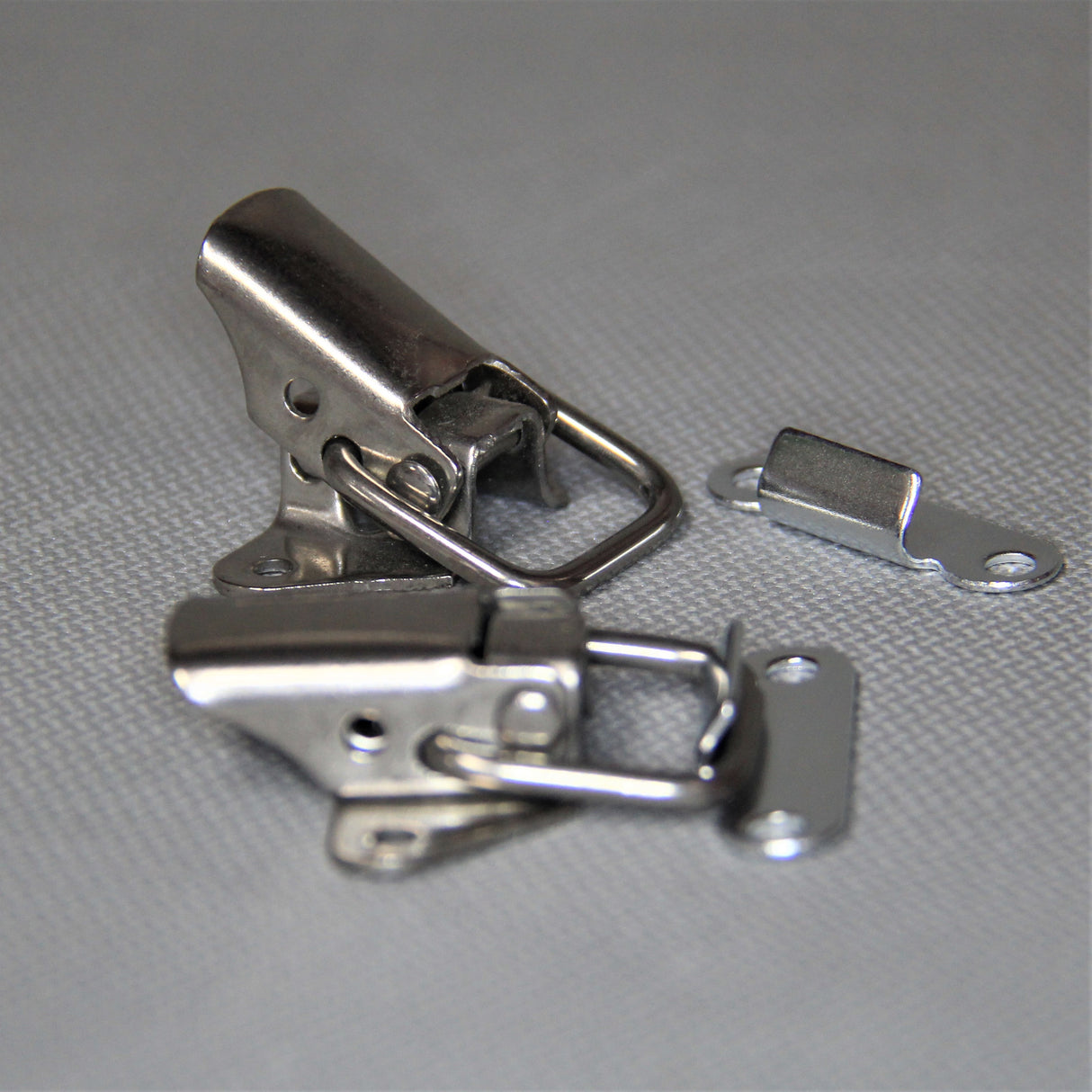 Toggle & Latch Clips (No. 25)